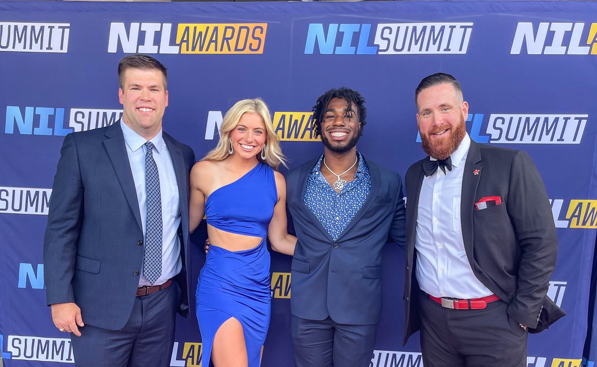 collinstoecker's tweet photo. The YAC 👑 @CorleyMalachi
Congratulations Malachi! Can’t wait to watch your success in New York!
#GoTops #JetUp https://t.co/Te0fg7cnuH
