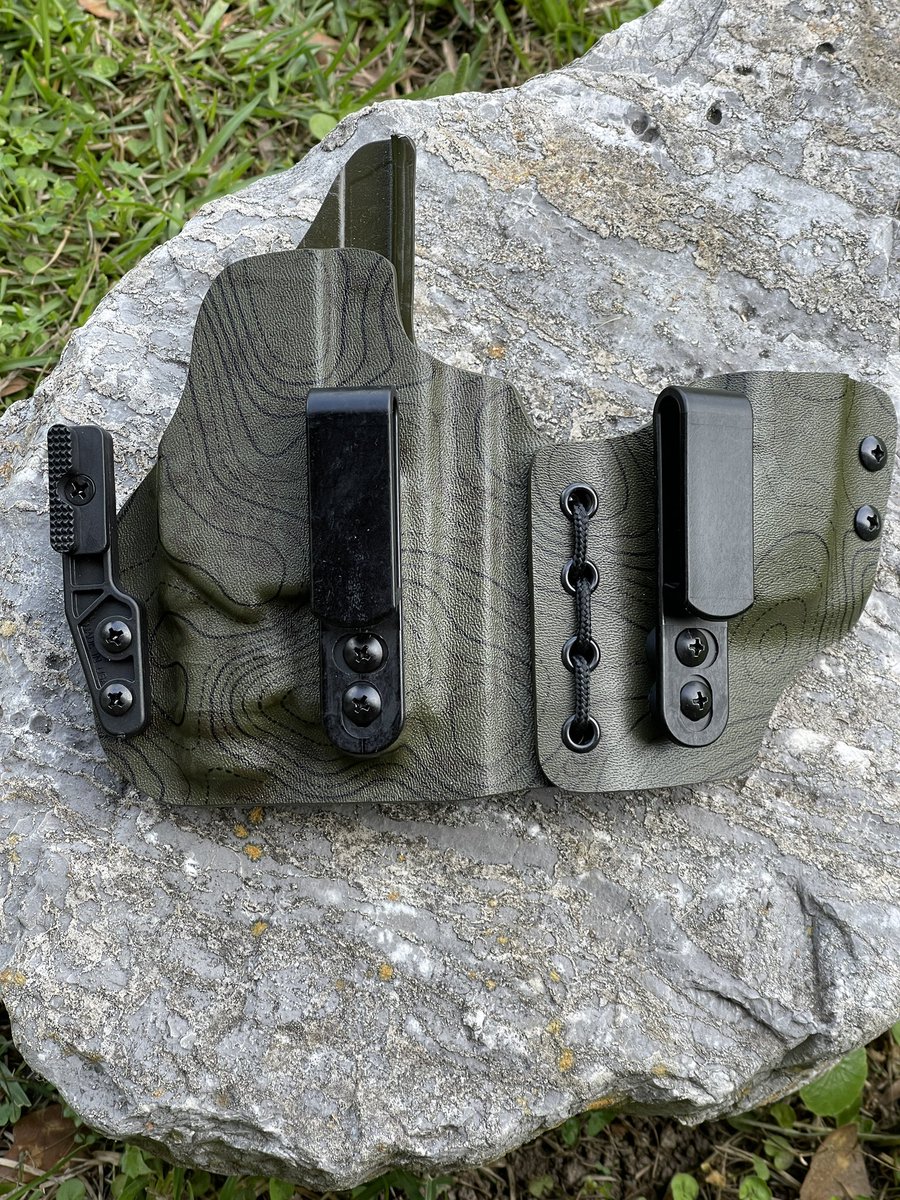 Who likes topo? Check out this Psa Micro dagger w/Streamlight TLR-7sub holster In Recon series Monsoon Kydex.  #topo #psadagger #odgreen #kydexholsters #customholsters #pewpewlife #voodooarmoryholsters