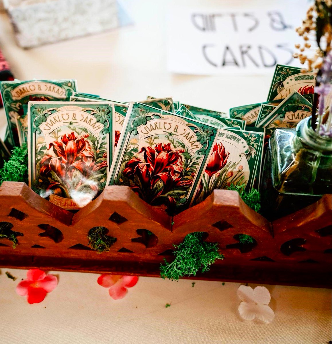 Getting married? New blog post DIY Vintage Botanical Wedding How-To and Inspo!

girlinthejitterbugdress.com/diy-vintage-bo…

#wedding #vintagewedding #vintagebotanicalwedding #retrowedding #botanical #vintagebotanical #1930s #1940s #DIYWedding