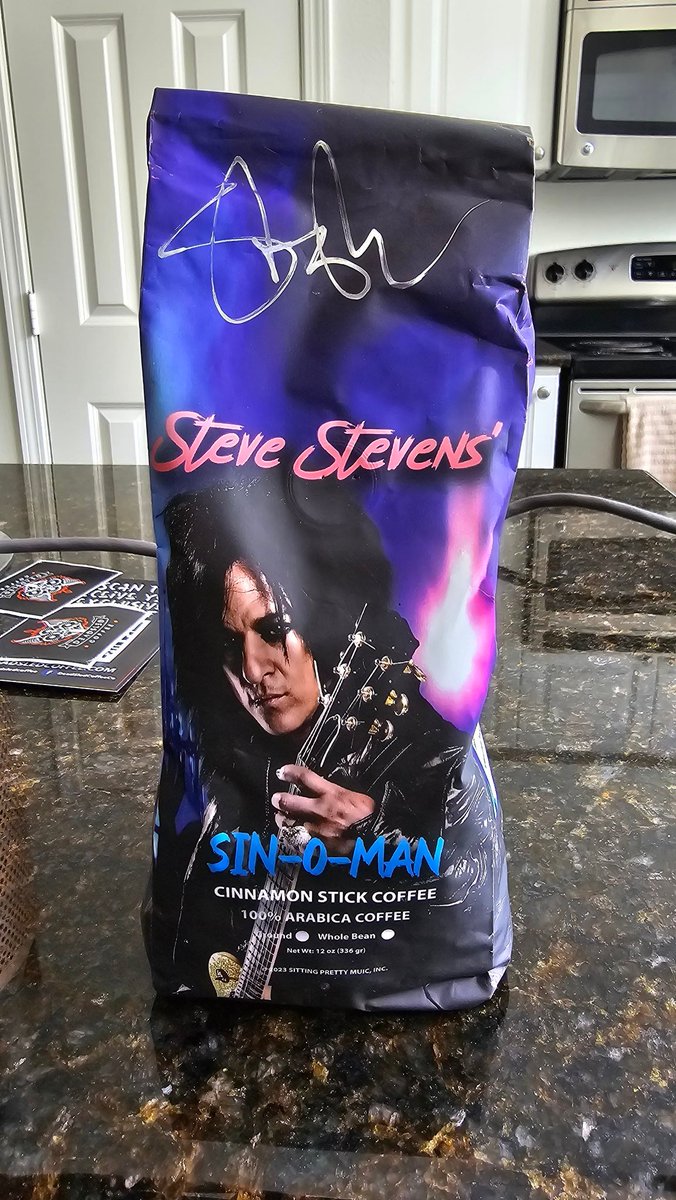 Anyone for a coffee? #SteveStevens #billyidol love this new addition to my music collection!