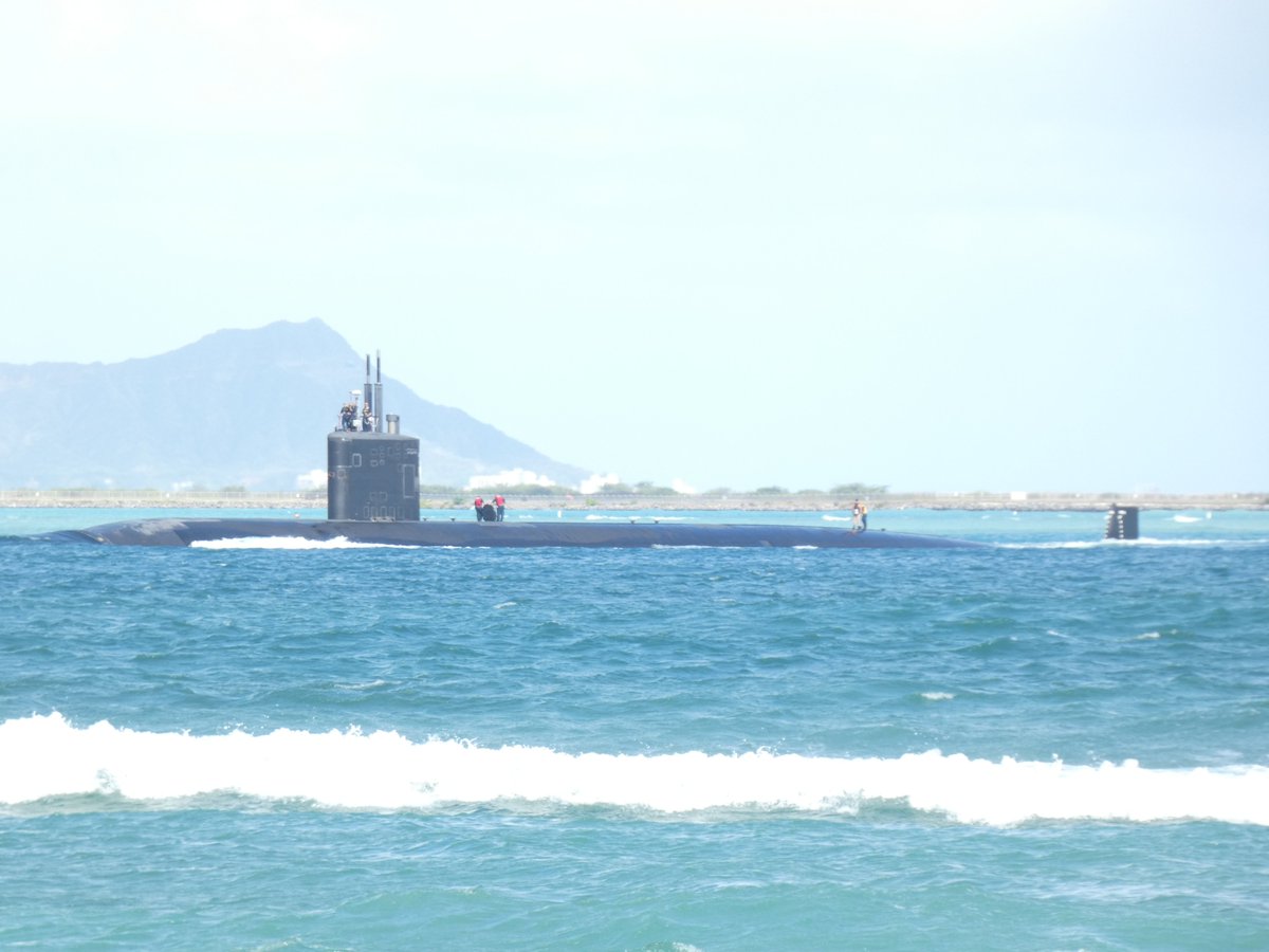 Los Angeles class nuclear attack submarine coming into Pearl Harbor, Hawaii - April 26, 2024 #losangelesclass