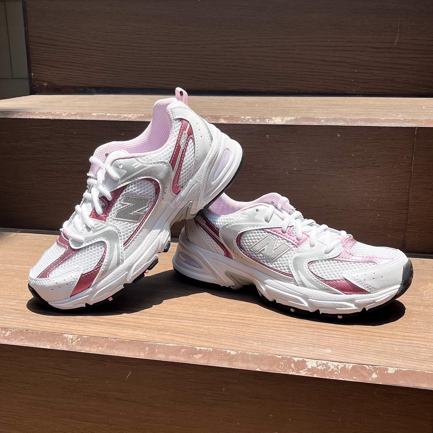 ☆ユニセックス☆New Balance 530 White with pink sugar New Balance Lifestyle 530 White & Pink Sugar Shoes | Zumiez