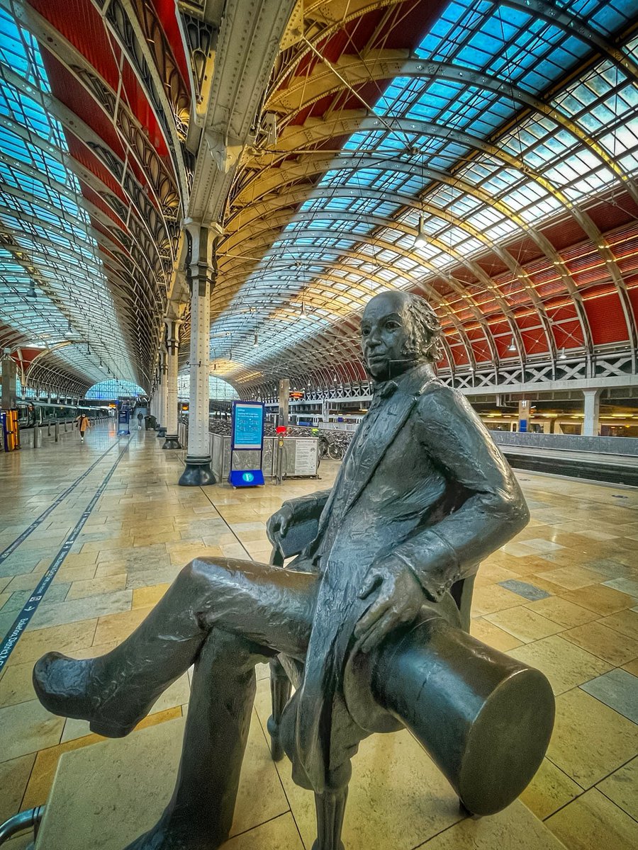 “I am going to design... a Station after my own fancy…” Isambard Kingdom Brunel 📍Paddington #Railway Station, #London #engineering #victorian #railways #trains #statue #photo