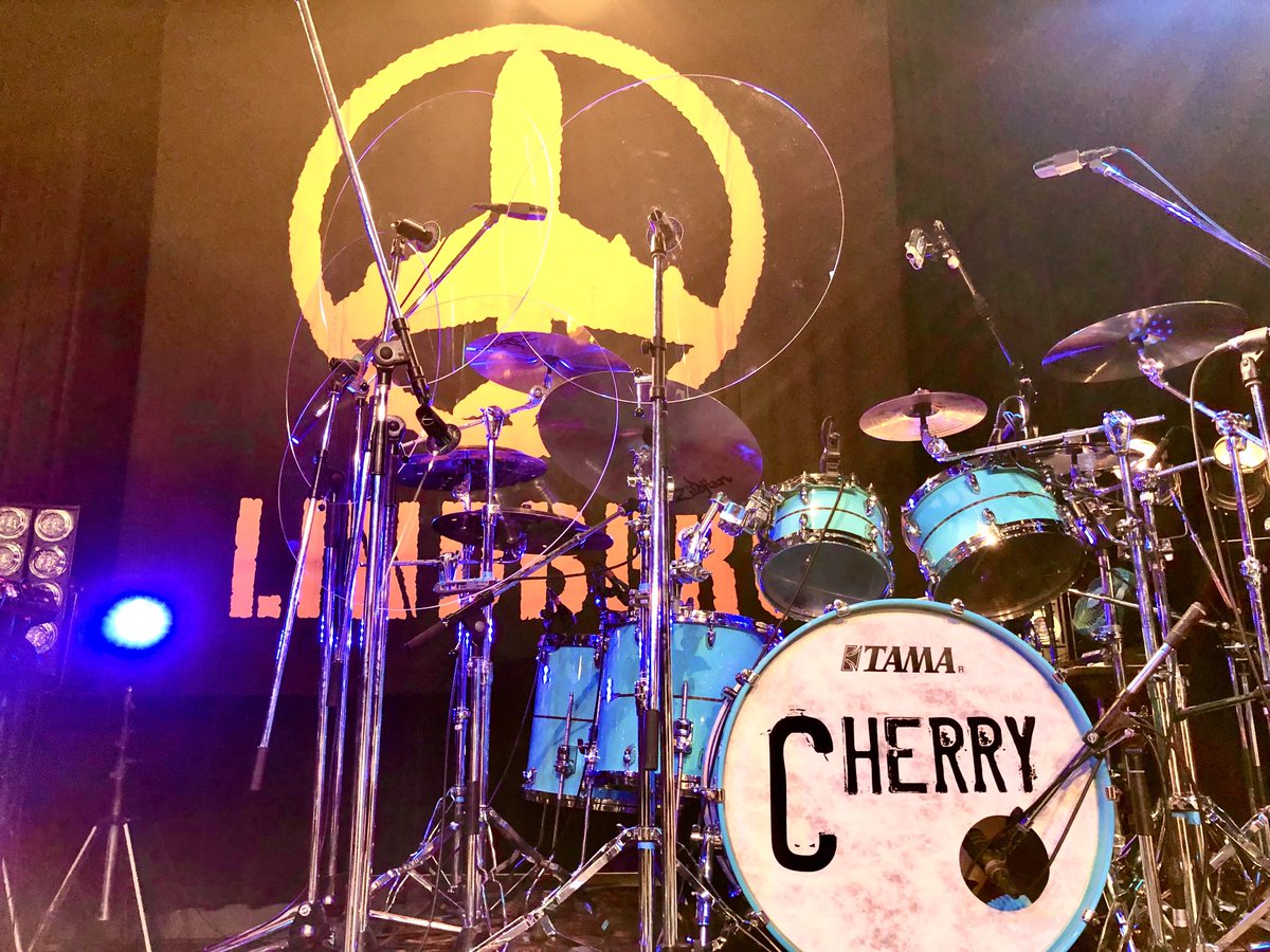さぁ明日は、LINDBERGデビュー35周年アニバーサリーツアーファイナルのEXシアター六本木なり！！思いっきり楽しむよー！！みんなー、よろしく！！🤟😁
#lindberg #小柳Cherry昌法 #drummer_cherry #ドラマー #tamadrums #zildjian #aspr