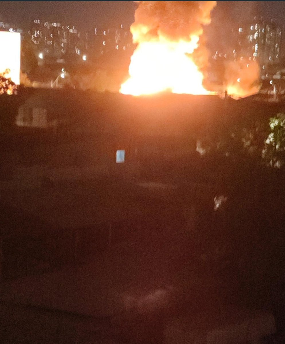 !!AHORA!! Bomberos #Santiago declara 1ra alarma de incendio por fuego en galpon con peligro de propagación en Aldunate y Santiaguillo @reddeemergencia @Bomba_Decima @BomberosdeChile @Pabl0Manzanares