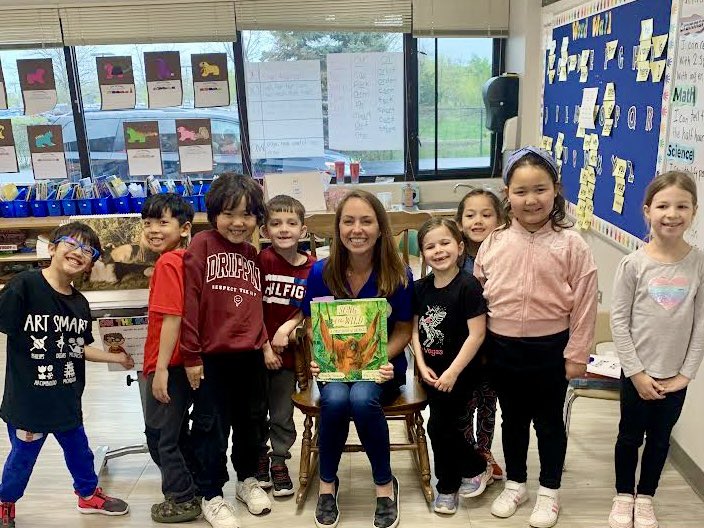 Highlight of the week - mystery reader in <a href="/WinkelmanD31/">Winkelman Elementary School</a> 1st grade! Ss are learning about animal habits during <a href="/Amplify/">Amplify</a> CKLA knowledge building units, so we read some beautiful poems about animal homes from Song of the Wild by @nicolakidsbooks #D31learns