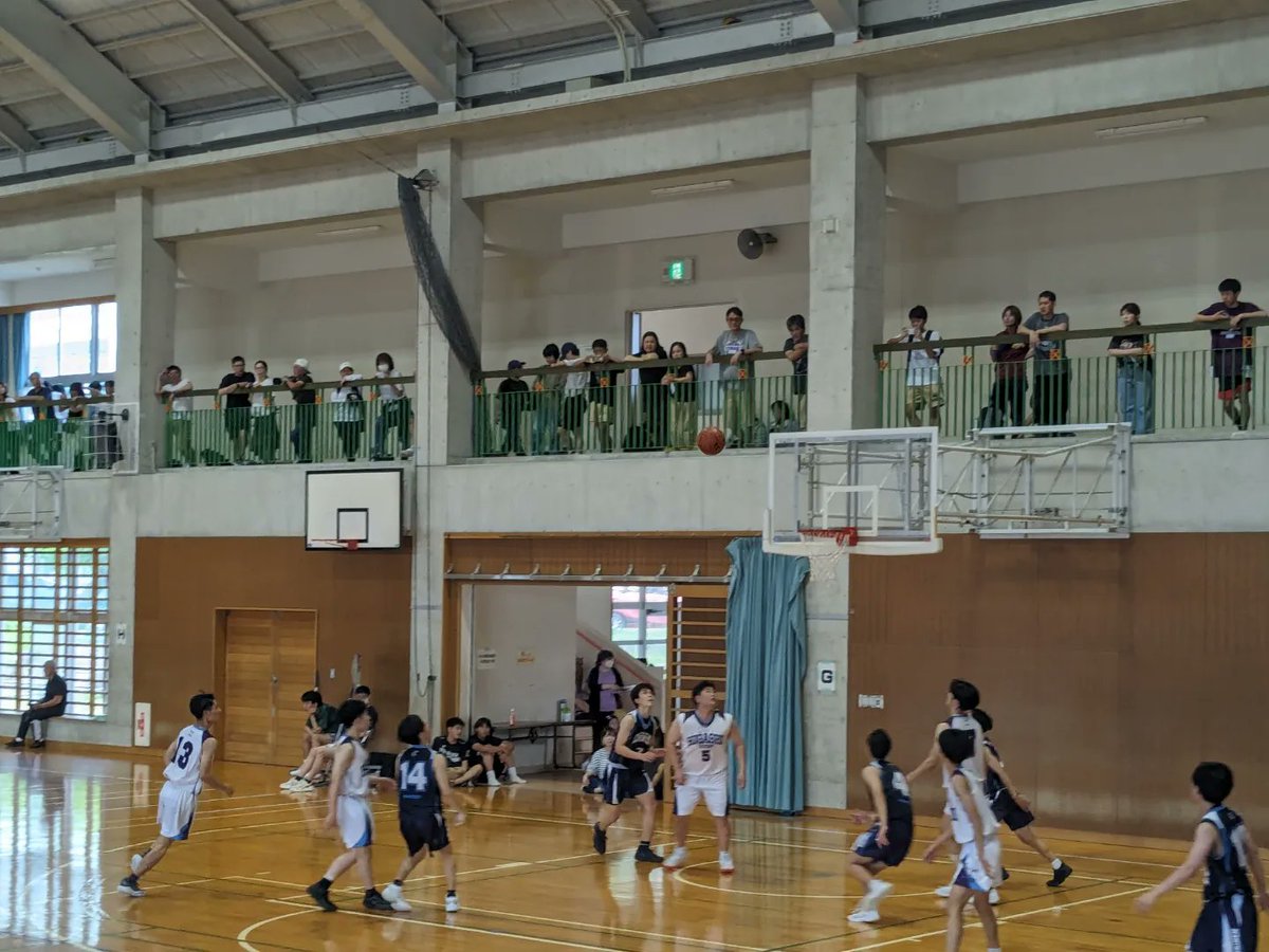 stepbystep022's tweet image. 本日より高校の那覇南部春季大会も開催されております!

気温も暑くなってきてますので、体調に気をつけて頑張って下さいねー!

#沖縄バスケ #バスケットボール #沖縄バスケットボール #沖縄 #STEPBYSTEP #ステバイ #ステップバイステップ