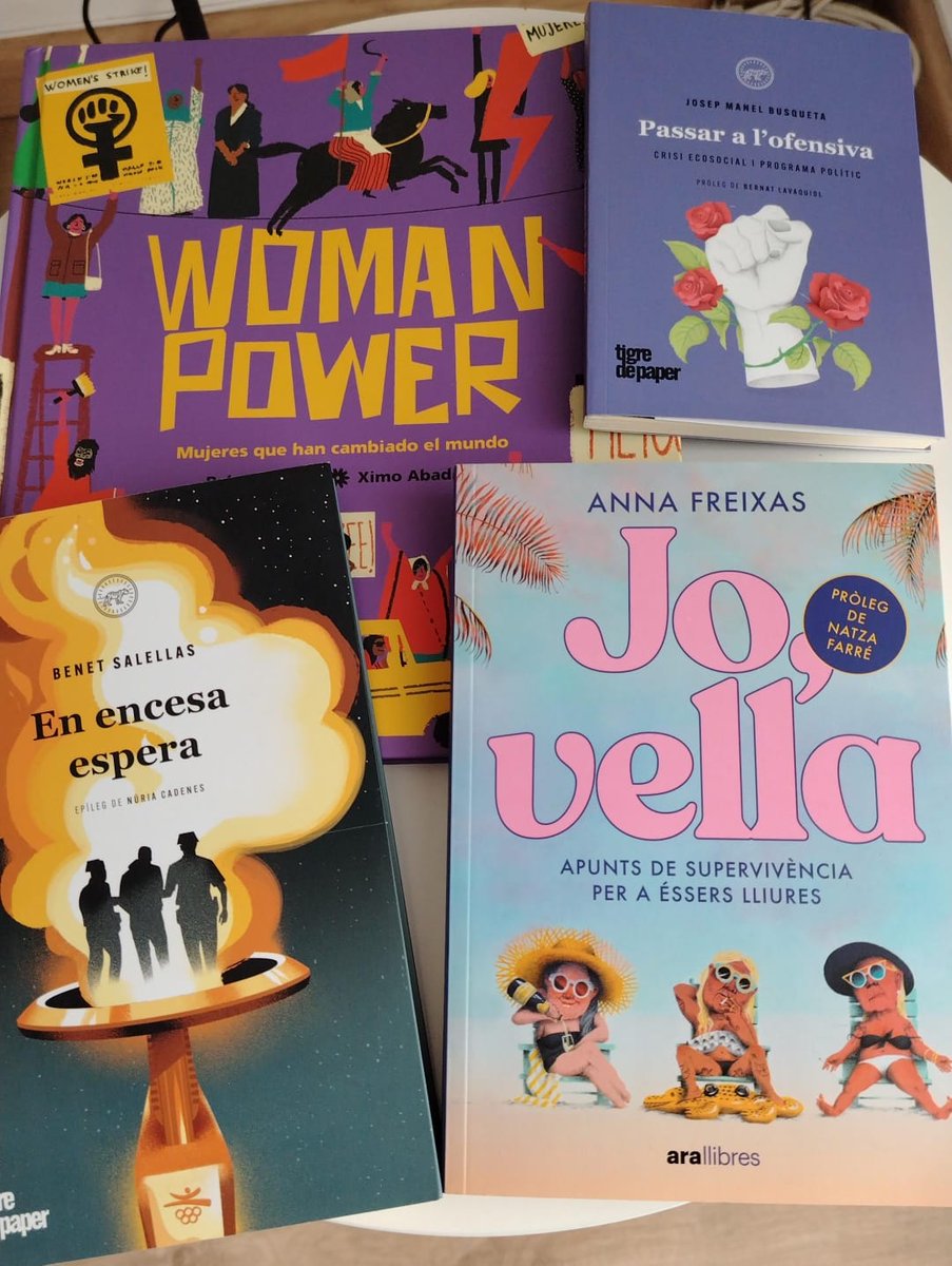 📚 🎁 Un any més fem la nostra aportació de llibres per #SantJordi a la biblioteca municipal Miquel Pairolí:

📗 'Woman power' de Rebecca June
📘 'Passar a l'ofensiva' de Josep Manel Busqueta 
📙 'En encesa espera' de Benet Salellas
📕 'Jo, vella' d'Anna Freixas

#SomCultura