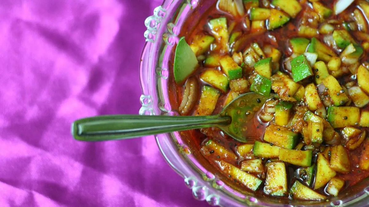 #MiddayLifestyle  |

Follow these recipes to make traditional Indian mango pickles

#Indianfood #Mumbaifood #Lifestyle #Mumbai

mid-day.com/lifestyle/food…