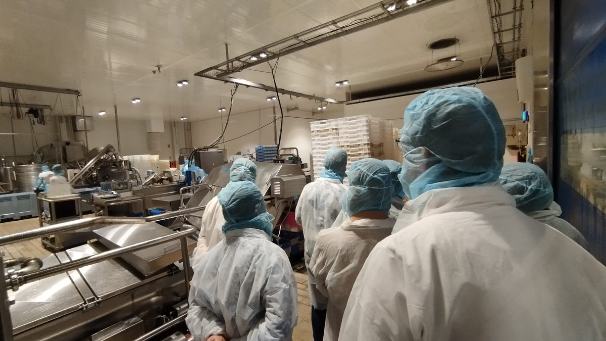 Un grupo de profesionales brasileños han visitado la fábrica de Albe como parte del plan de formación que están recibiendo de @JulianaVerakis  en materias como calidad, seguridad alimentaria, certificaciones...
¡Muchas gracias por elegirnos!

#GrupoAlbe #LácteasDelJarama