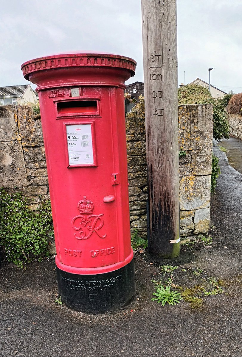 #PostboxSaturday @letterappsoc @lbsg1976 GVIR in Chippenham taken earlier this week. I hope the weather improves!