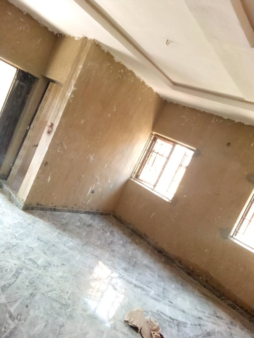 ♓Room and Parlor Self Contain at IYAGANKU GRA. New house with Tiles, Pop ceiling, kitchen cabinets, Wardrobe and run-in water. 💎Upstairs 800k and downstairs 750k. (Will b fully ready by mid May) available for inspection and payment now.
#miniflattoletinibadan
#Dstv #YahayaBello