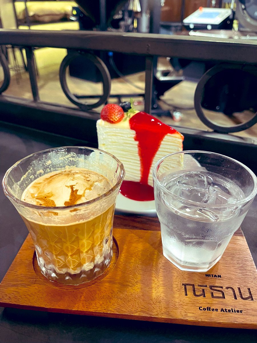 “เราทำงานหนักเพื่อหาเงินซื้อกาแฟ แล้วเราก็ดื่มกาแฟ เพื่อจะได้ทำงานหนักต่อไป” ☕️