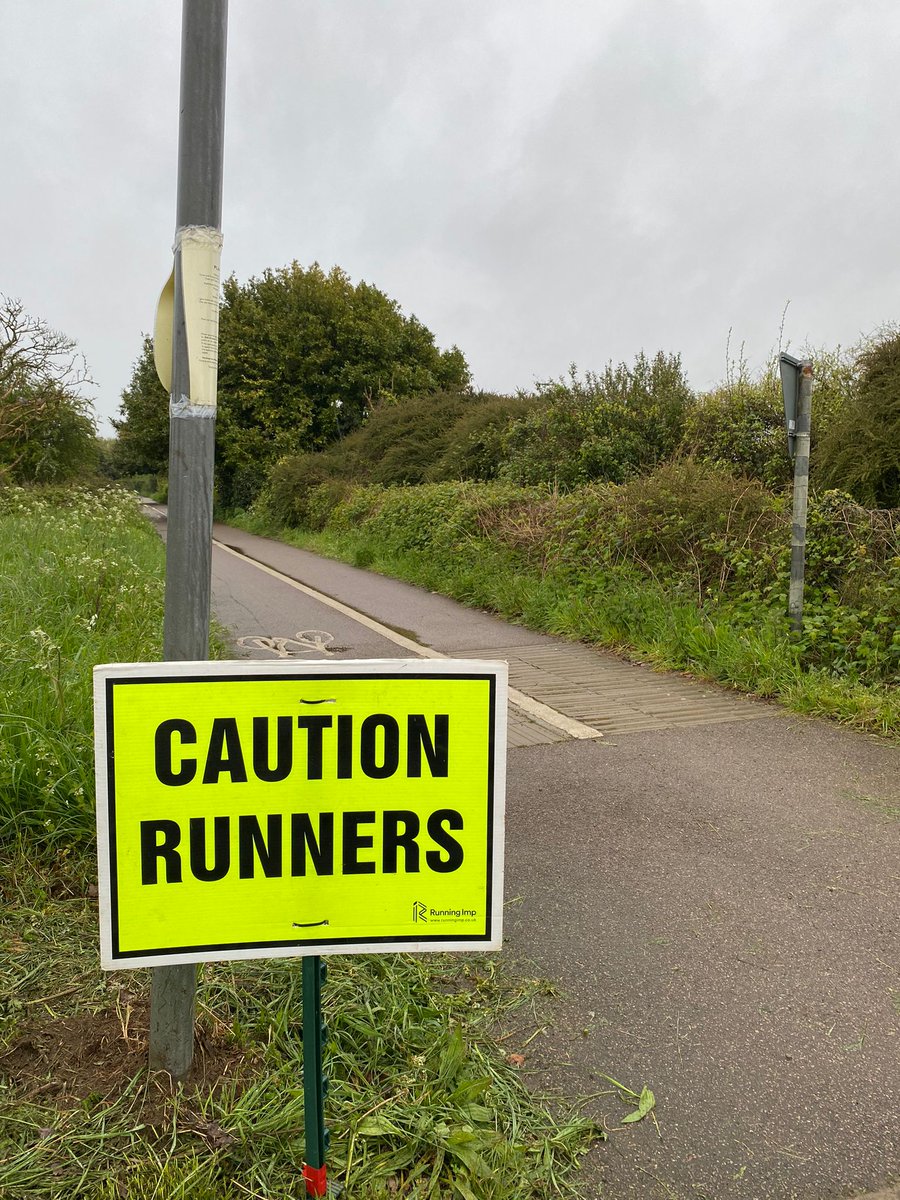 🌧 parkrunDay... Let's Go! 🌧
👟 The rain has made the surface of tour course a little greasy so we recommend trail shoes or walking boots.
🪨 There are also a few protruding tree roots & stones on course so please keep your eyes peeled and pick your feet up!
#loveparkrun 🌳
