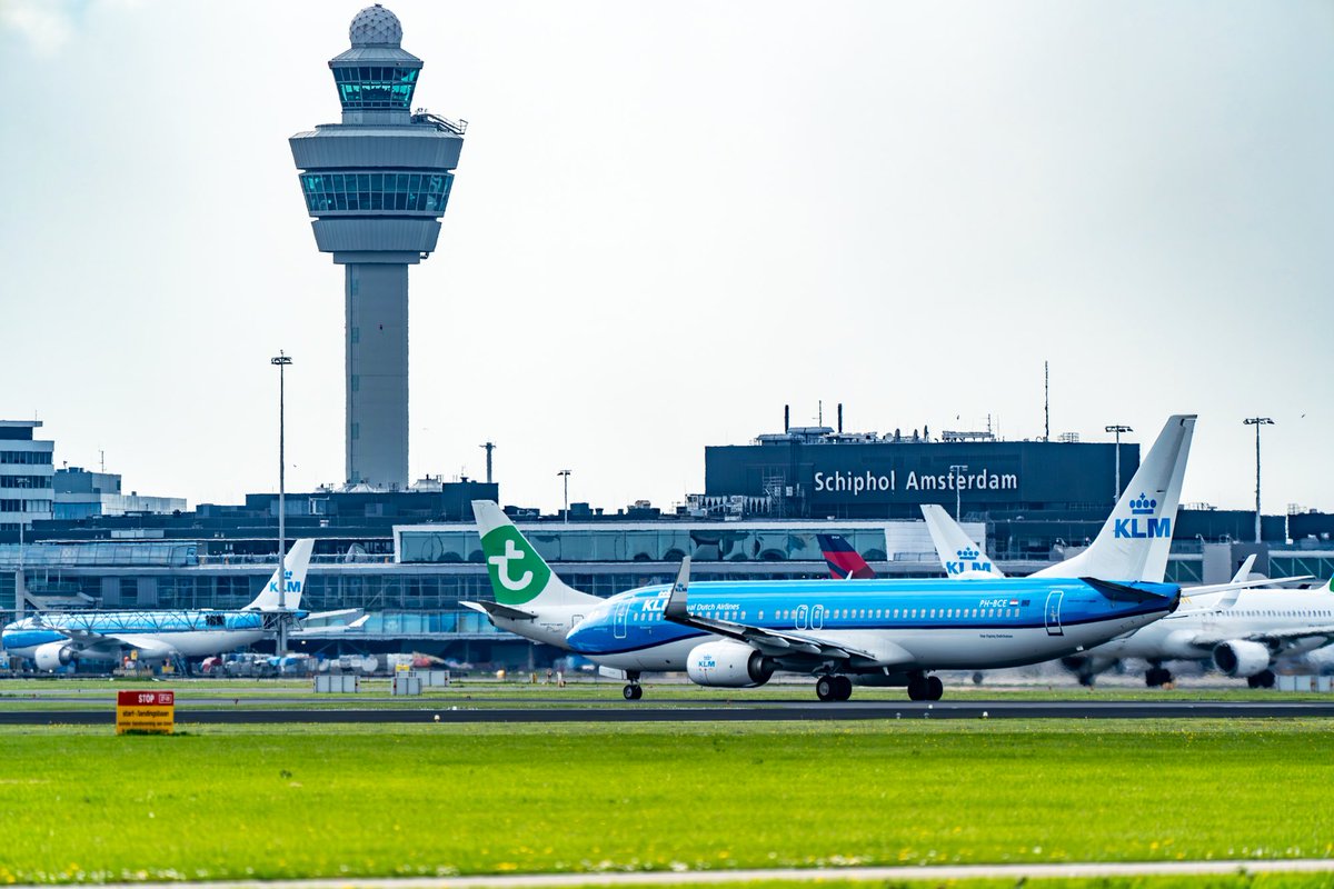 To my Dutch friends, Happy #koningsdag 👑✈️ 

#Schiphol #KLM #Transavia #Netherlands