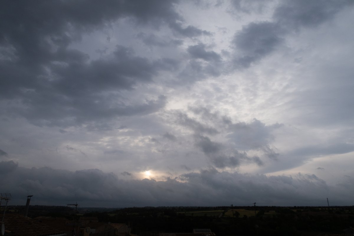 Tarroja de Segarra amb molts núvols, ara falte l'aigua #ElTemps3Cat @gemmapuigf @SoniaPapell @TempsCatalunya @eltemps_rtve @MeteoMauri @SergiLoras @Turisme_Segarra @SomSegarra @P4Estacions @XFreixes