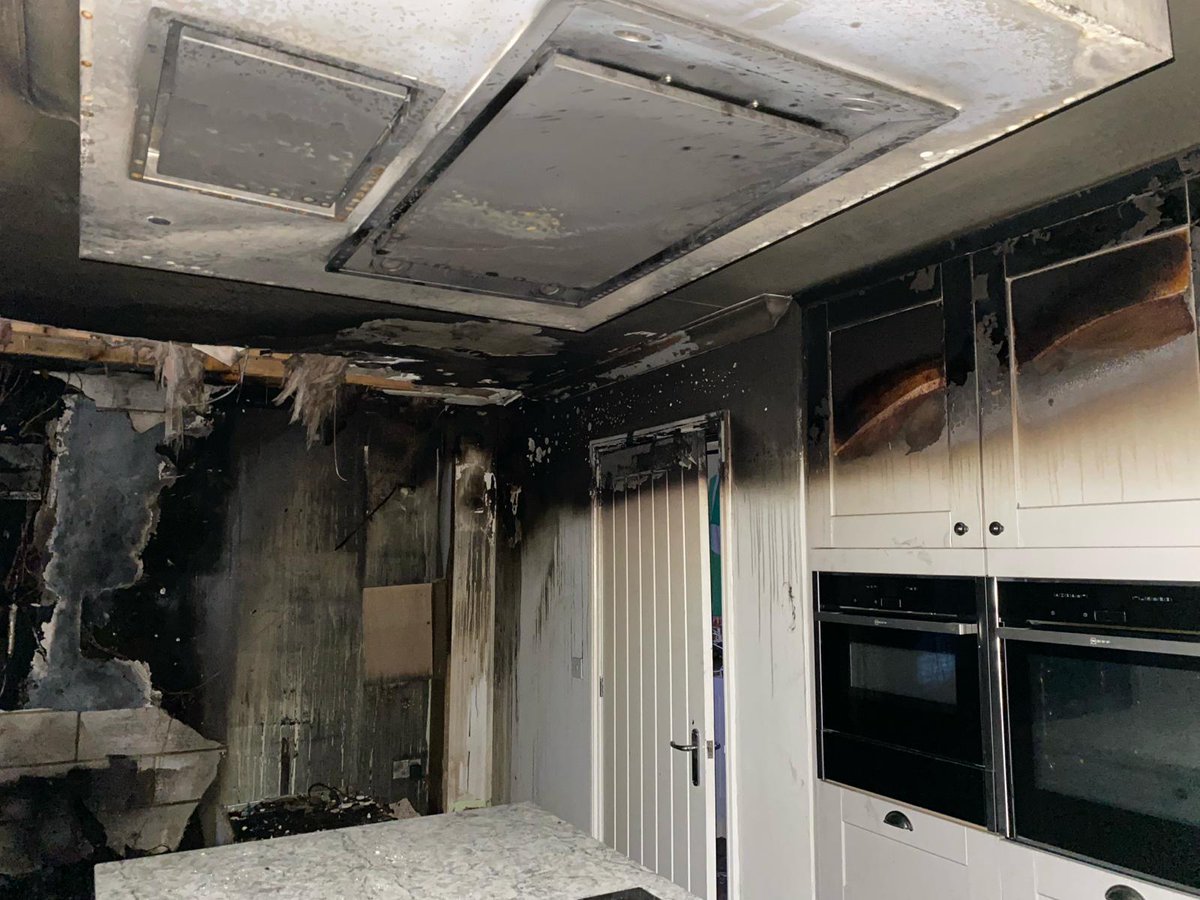 Firefighters are highlighting the importance of having working smoke alarms after a family of four were alerted to a kitchen fire in the night in Southminster If you or someone you know doesn’t have working smoke alarms at home, we can fit them for free. Search Essex Fire Book