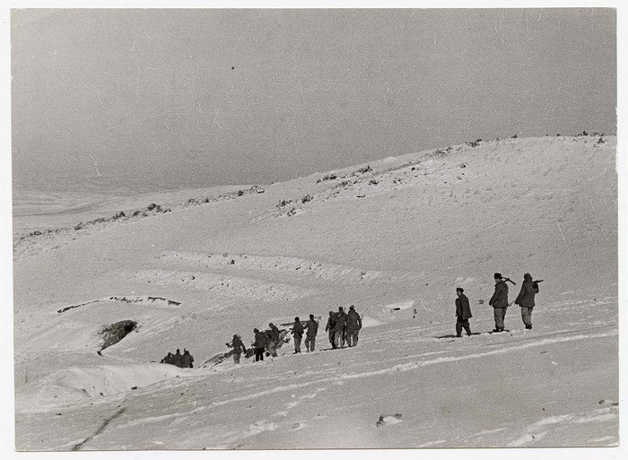 Robert Capa capturing Republican soldiers crossing a frozen landscape during the Battle of Teruel which saw temperatures drop to below -20ºC. There were +15,000 casualties from frostbite among ill-equipped troops on both sides during the battle, one of the bloodiest of the war.