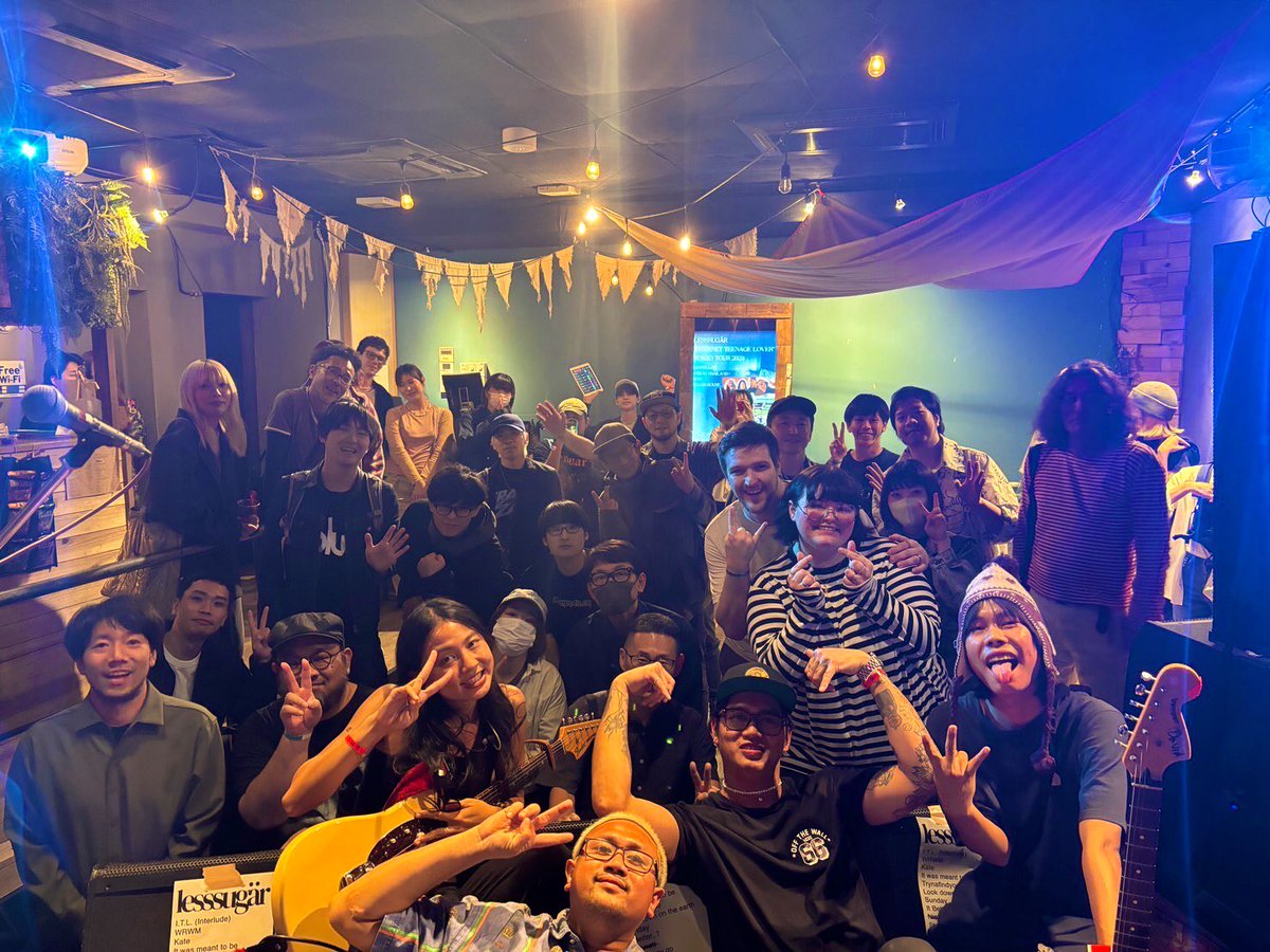 Lesssugar_net's tweet image. 26.04 @ NEPO 
Last show in Japan
Thank you everyone 

皆さんに心から感謝します。 
皆さんのために仕事を改善し続けます。 
またね。
(Google translate)

🙇🏽‍♀️🙇🏽‍♂️🙇🏽‍♂️🙇🏽‍♂️