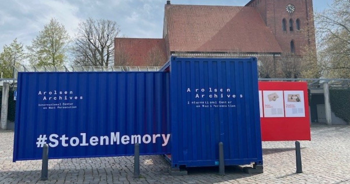 The #StolenMemory traveling exhibition is in Neustadt in Holstein until May 14. It’s part of the events being held there to commemorate the Cap Arcona disaster. Theophilos Simonides was one of the concentration camp inmates on board the ship. We tell his story in the exhibition.