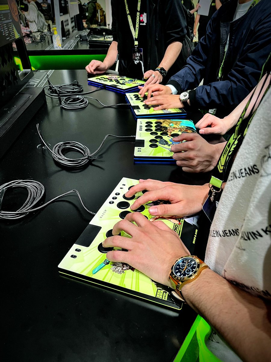 TeamRazer tweet picture