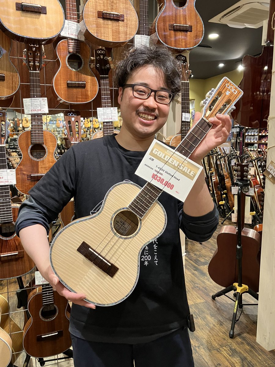 ／
三木楽器✨GOLDEN SALE✨
4/22〜5/6
＼

🗣️各店のイチオシセール品ご紹介

Acoustic INNからは、URABE スロテッドヘッドのビッグテナーをイチオシ‼️

人気のカーリーシカモア材を使った、コンディション抜群の綺麗な1本です✨
USEDですのでお早めに〜🏃🏃

mikigakki.com/ec/pro/disp/B/…