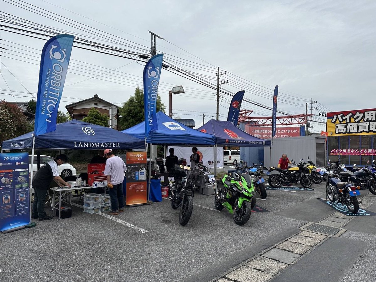 plot_touring's tweet image. 今日はライコランド柏店でイベント！
EFFEX、IGAYA、bremboを展示しておりますよ〜！

SP忠男さんとオービトロン・マイクロリアクターの体感イベントも開催中です👍

ツーリング部のワダとヨシダがお待ちしてます😊

@RicolandKashiwa