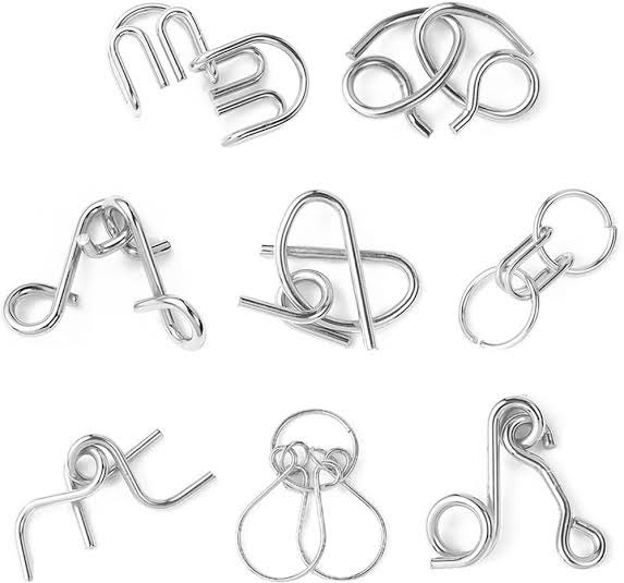 Went to a bar in Nagano and they gave us metal wire puzzles while waiting the beer… damn it’s so smart