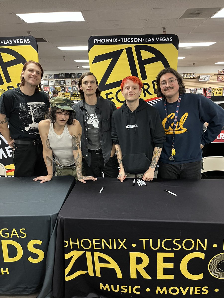 Just wrapped up a SICK in store signing with @knockedloose & @syscband at our Eastern location! Thank you @purenoiserecs & all the amazing fans who came out!