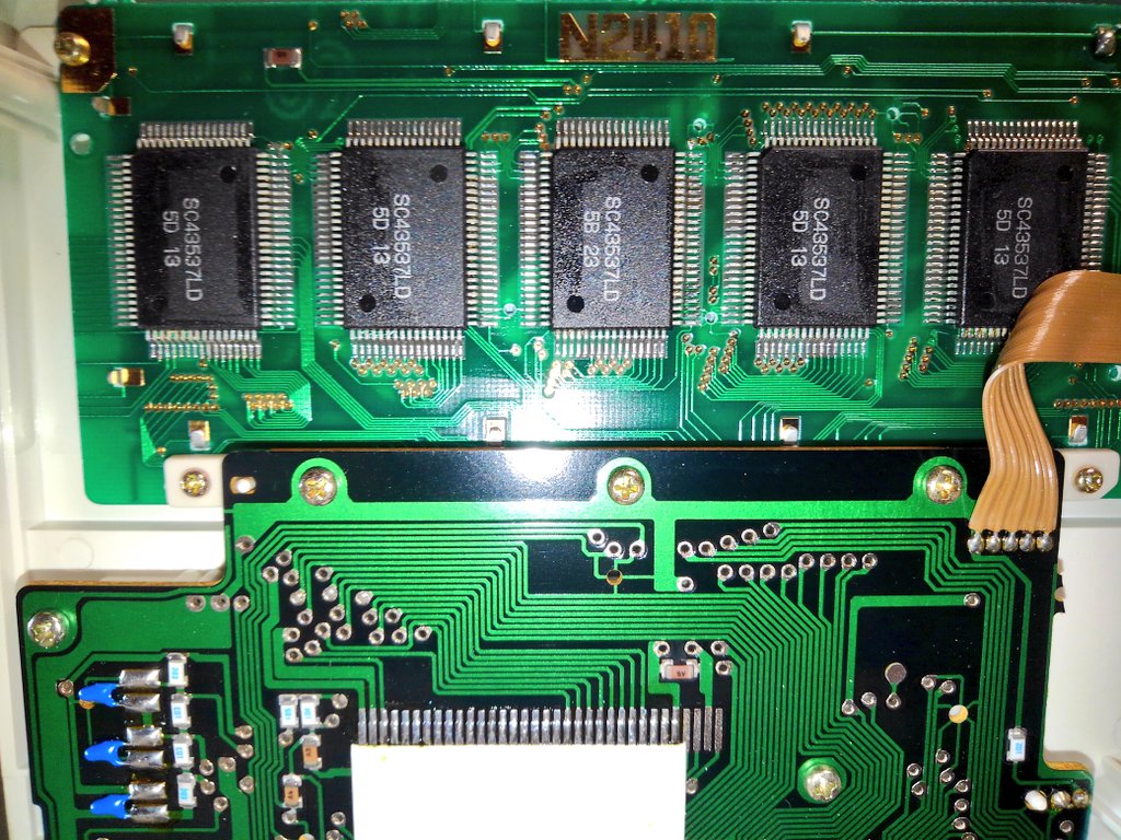 toshitada1973's tweet photo. 軽い気持ちでPC-2500Sを開けてみたら…あれ、2500と全然違う…外観は型番表記以外に違いを見つけられないのに…#PC2500S https://t.co/yY2R15Fa36