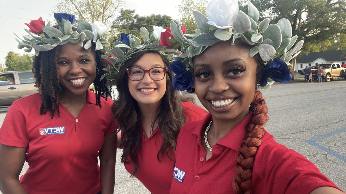 @MadisonBGlaser made our head pieces 😁. We tried to look festive with the roses for the #RoseParade in Thomasville, GA🌹. #WCTV