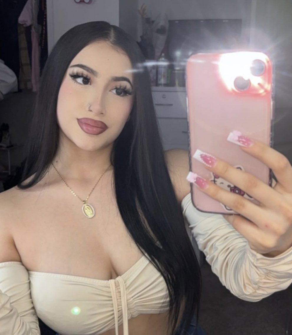 bellalverez's tweet photo. Let me ride your dick 😩 #sellincontent #latina #nsfw https://t.co/AzGk3ppkcg