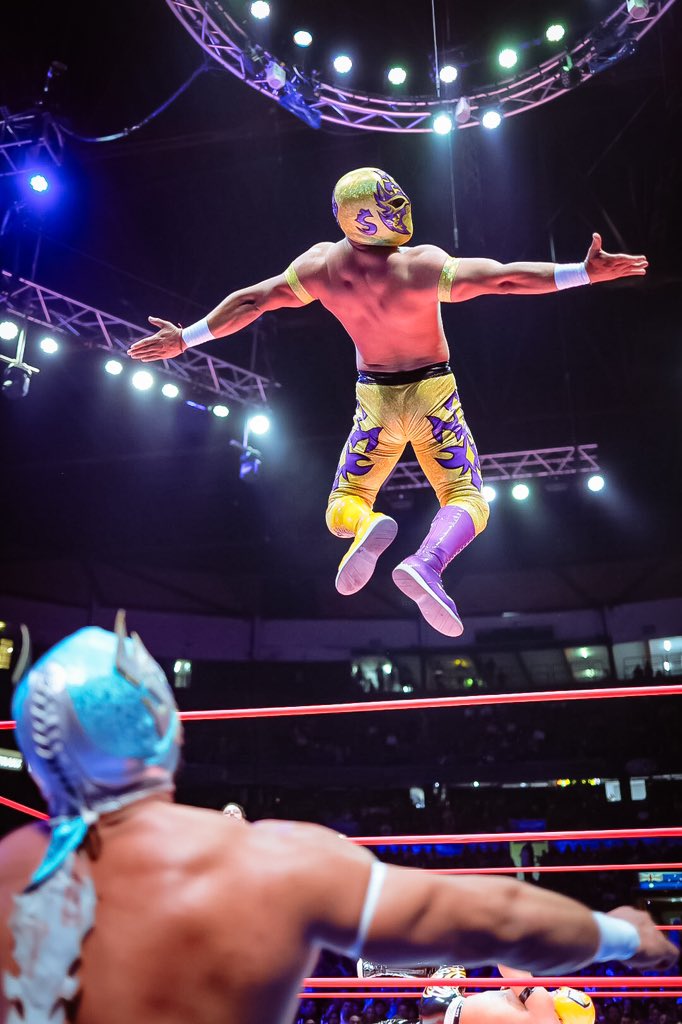 CMLL_OFICIAL tweet picture