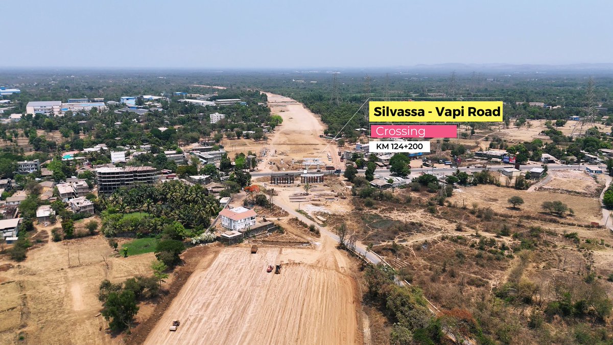 dronemanYT's tweet photo. Delhi Mumbai Expressway (Vadodara-Virar)
Package-10, Contractor-Roadway Sollutions
Certain developments happened over past few months but still it's not up-to the mark.
@NHAI_Official
Full Video - https://t.co/E1OMnIzzeu
#DMEX #Expressway https://t.co/hDN3Gx82EJ