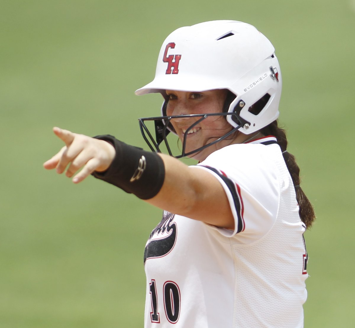 🥎 ⚾️ Softball/baseball: Nationally ranked Denton Guyer rolls to first-round playoff sweep Colleyville Heritage rallies for a wild win Read more: dallasnews.com/high-school-sp…