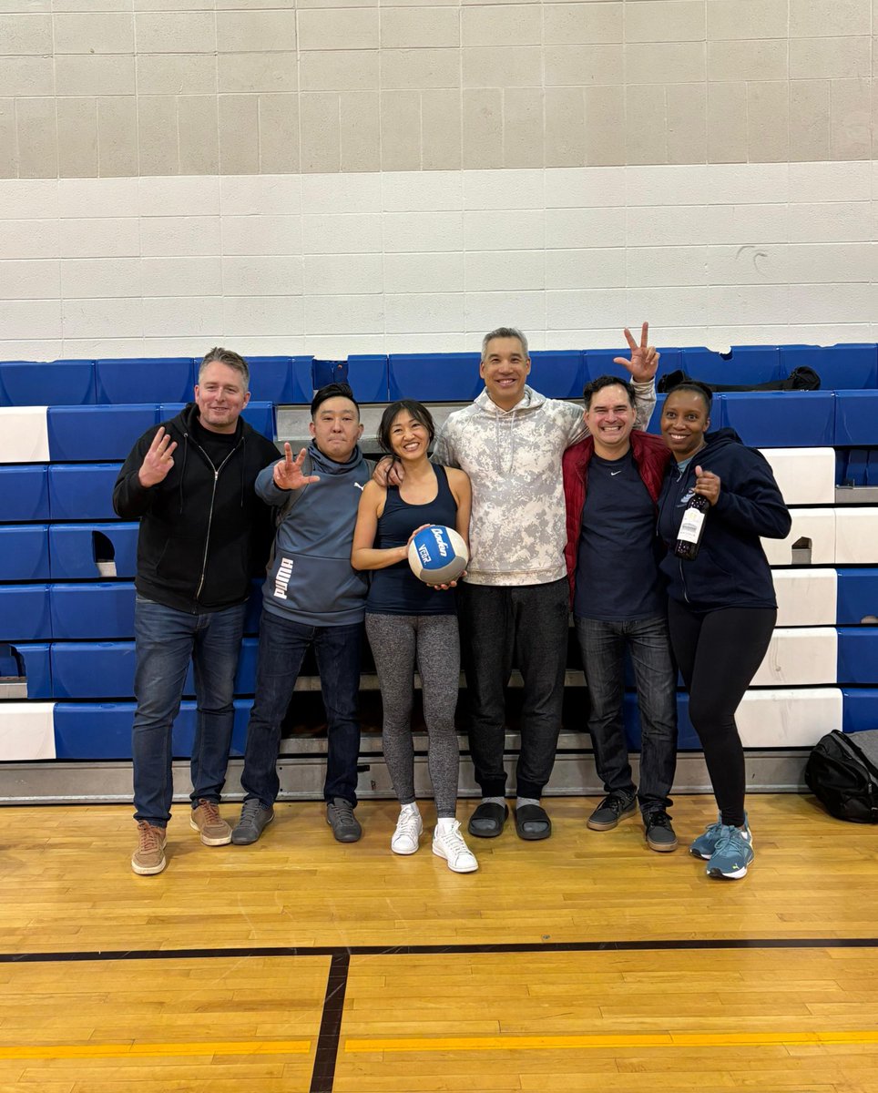 Thank you, @TDSB_ConEd @RiverdaleCItdsb for a great staff vball tourney. Well organized and a ton of fun @PSanderstdsb