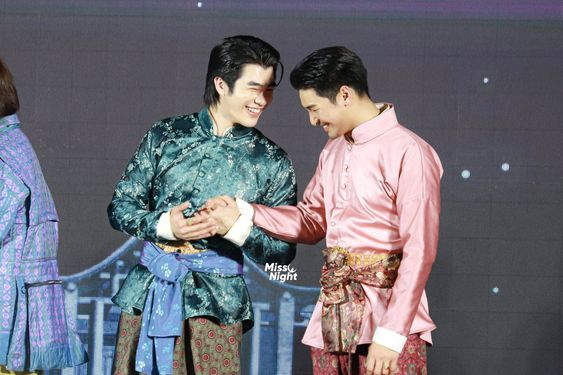 jj_kasuki's tweet photo. ละเหมือนพ่อก้านกล้วยกับแม่ชบาแก้วจริงๆนั่นแหละ 😳
#มายอาโป น่ารักอ่ะ 🥹 https://t.co/ZucLyqSS4D