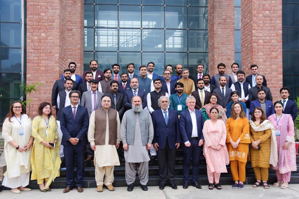 Empowering our services sector for global competitiveness! Delighted to have concluded a successful 4-day workshop on GATS, organized by Miniatry of Commerce & @WTO, in collaboration with @USAID_Pakistan . Strengthening capacity and unlocking potential for enhanced trade…