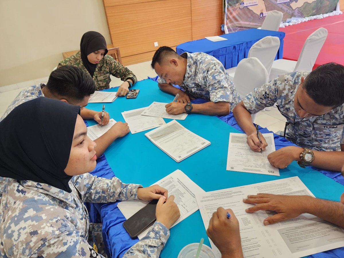 23 Apr 24 - Program Derma Darah Sempena HUT TLDM ke-90. Pada Selasa yang lepas, Program Derma Darah bersama Hospital Sultanah Aminah Johor Bahru telah dilaksanakan bertempat di Dewan Lunchoo, Mk SIMPANAN. '1 Beg Darah Menyelamatkan 3 Nyawa'