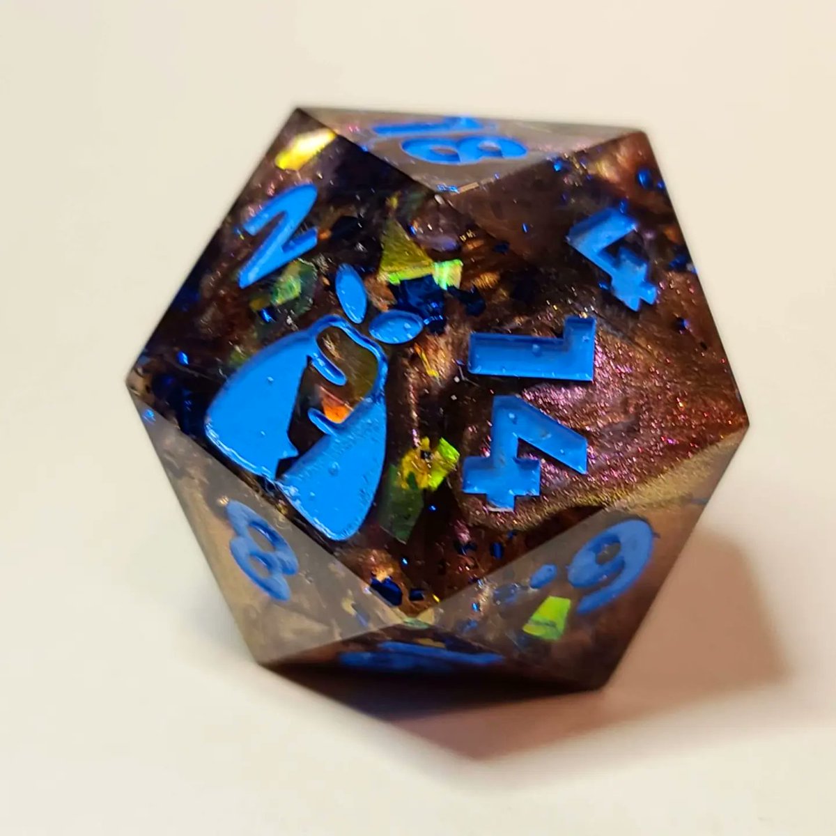 A sneaky chonk drop is live for our members RIGHT NOW 👀

Check the link in our bio for membership info + all your #KarMoth #dice needs! 

#dungeonsanddragons #diceart #madeincanada #handmadedice