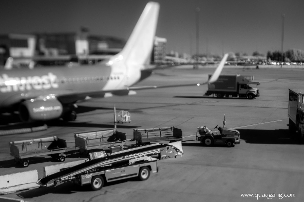 “Sacramento International Airport, Lensbaby Edge #Infrared”

©2024 Gary L. Quay

Lensbaby Edge Effect at the #Sacramento International #Airport. 

Camera: #Nikon D300 (infrared conversion)
Lens: 35mm #Lensbaby Edge mounted in a Composer Pro.

#california #garyquay #viewfromhere