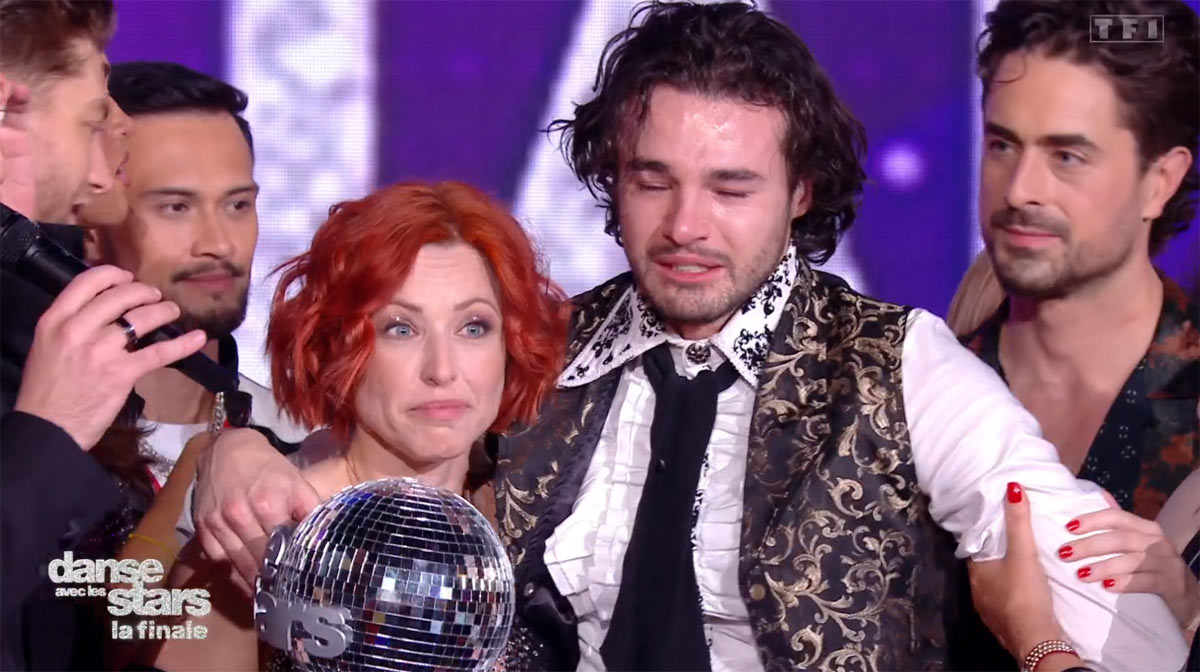NouveautesTele's tweet image. Une finale haute en couleurs #DanseAvecLesStars : le combat Ines / Natasha n'aura pas eu lieu nouveautes-tele.com/221506-danse-a… #DALS #InesReg #NicoCapone #NatashaStPier