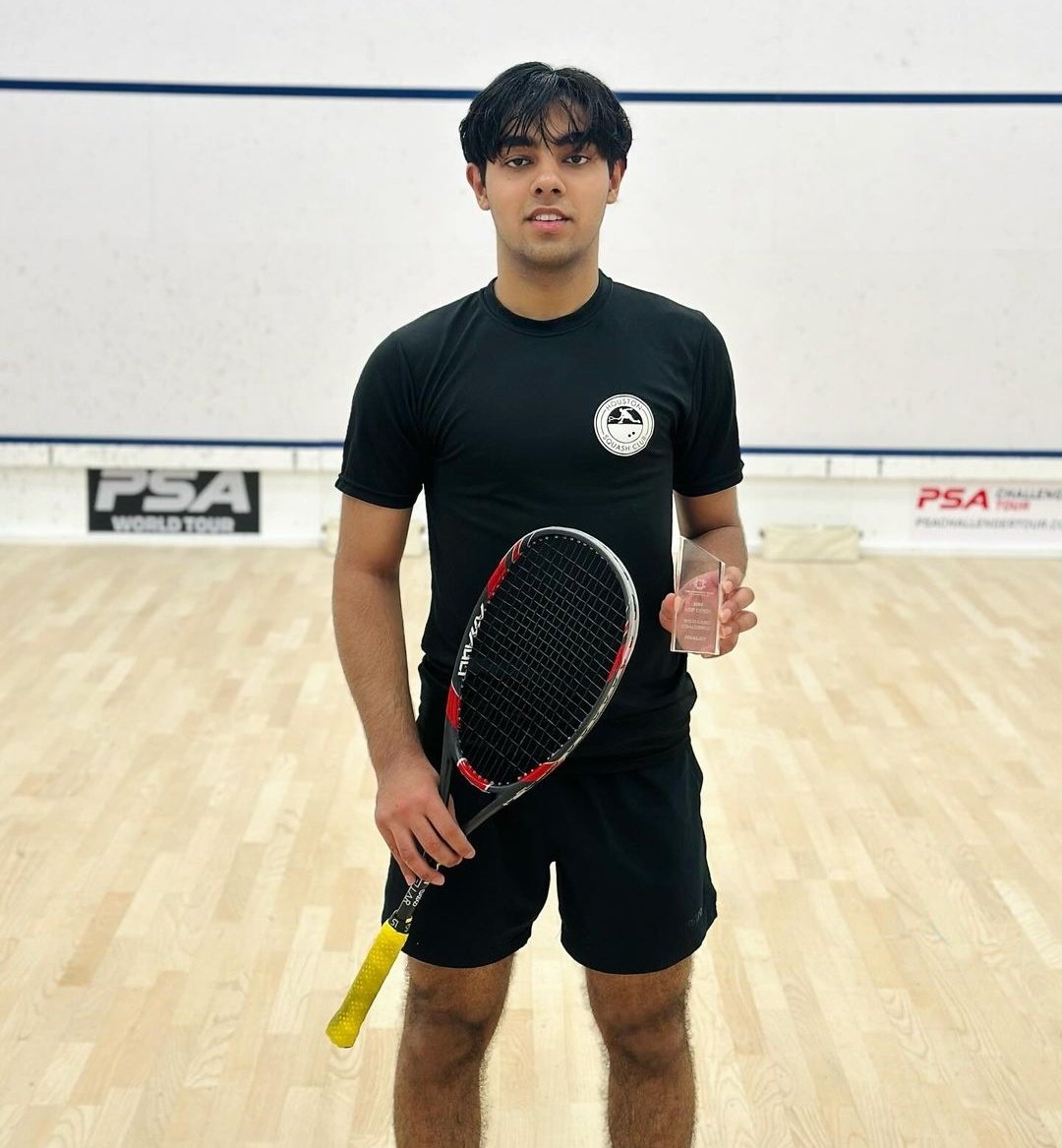 Pakistan's Mohammad Ashab Irfan qualifies for the semi-finals of Rochester ProAm in USA after beating Nigeria's Adegoke Onaopemipo 3-0 in the quarters 🇵🇰👏

#Squash