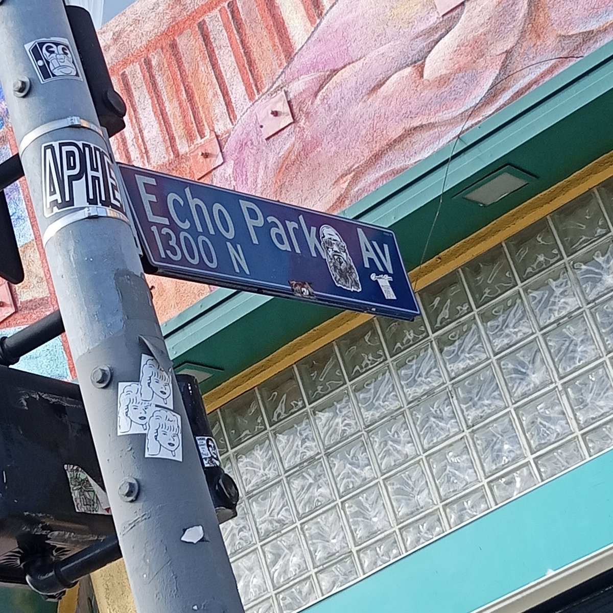 'Let's take a trip down....Echo Park Avenue!' 🎶💙🪷 
#ExP #MiVidaLoca