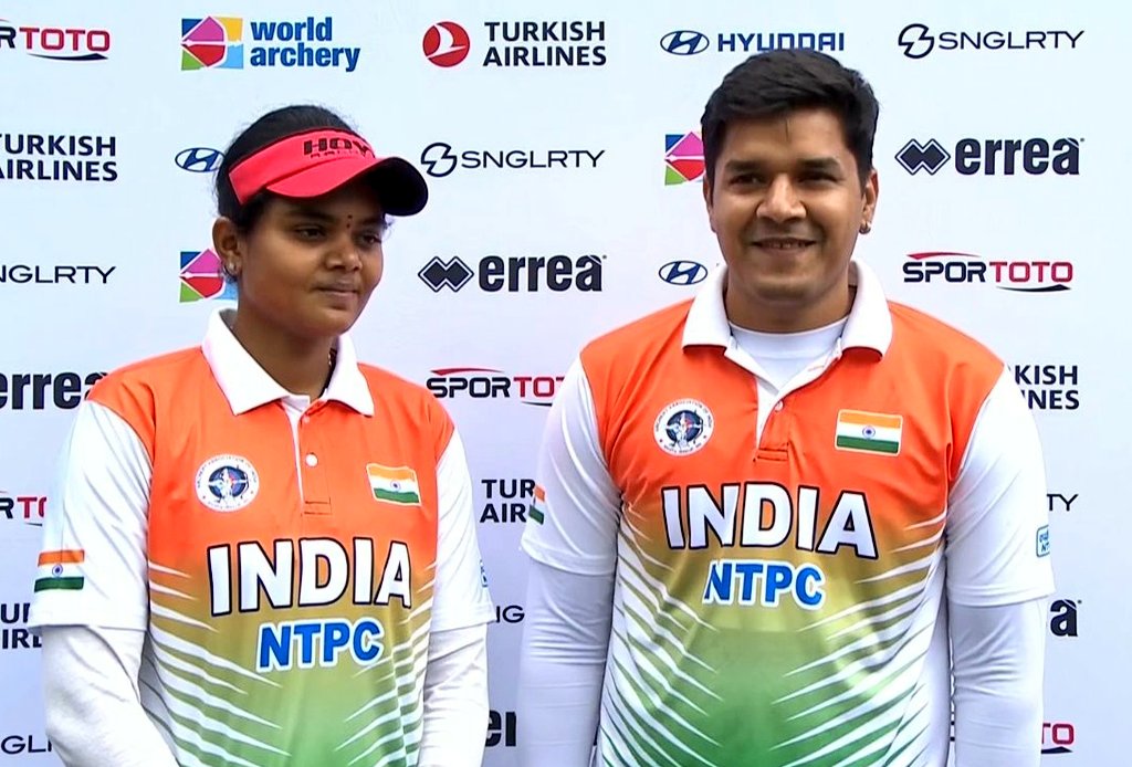 GOLDEN WIPE IN ARCHERY! 🏆🥇 India shine at at the Shanghai World Cup ⬇️ Women's Compund: Parneet, Jyoti, Aditi bt. Italy 236-22🥇 Men's Compund: Prathmesh, Priyansh, Abhishek bt. Holland 238-231 🥇 Mixed Compund: Abhishek-Jyoti bt. Estonia 158-157 🥇 #Archery #India