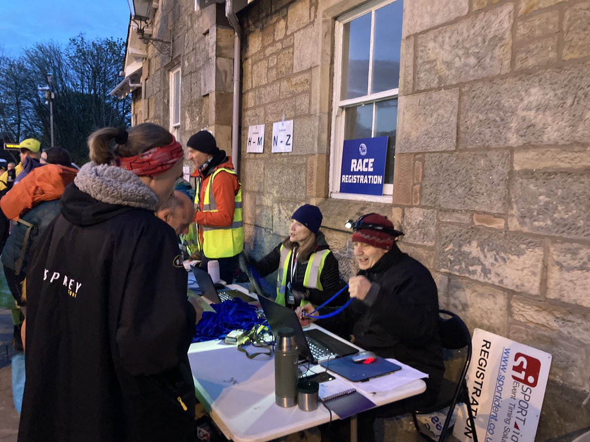 5.30 am Milngavie Station @flingrace start in 30 minutes and the legend that is Martin Stone. @SiEntries seems to be in control