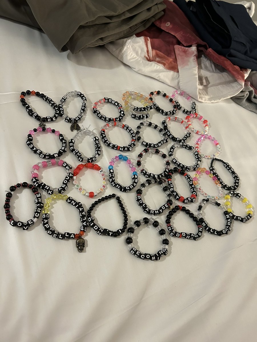 #hannibalreunion2024 #C2E2 just got to the hotel room, so excited for tomorrow 🥹 come find me to exchange hannibal bracelets, look for wotl will and hannibal