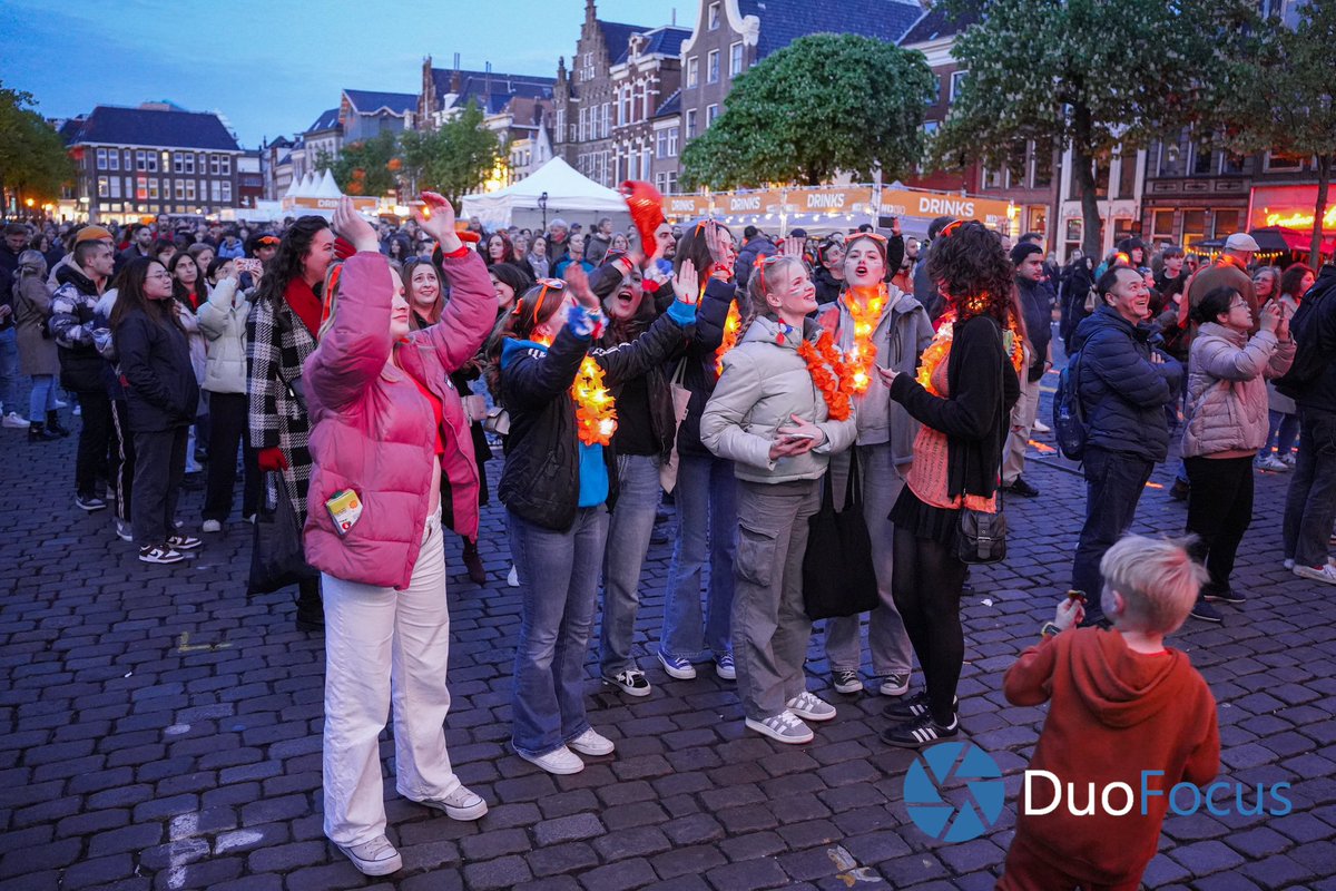 Koningsnacht 2024 in Groningen. 🟧 📸 📹

#Groningen #koningsnacht #Koningsnacht2024 #Koningsnachtgroningen #vismarkt #grotemarkt #poeleplein