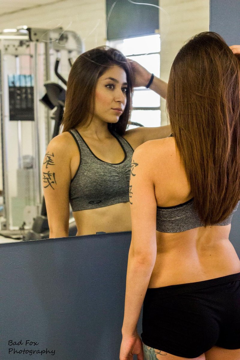 #model #brunette #brunettemodel #brunettehair #tattoomodel #longhair #straighthair #fitnessmodel #fitnessgirl #fitnessphotography #fitnessphotographer #latina #latinamodel #latinagirl #mexicana #workoutgirl #sportygirl #sportsbra