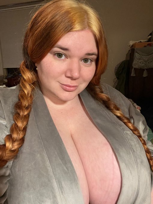 Tsunade eat your heart out~ https://t.co/9us9y6a95c